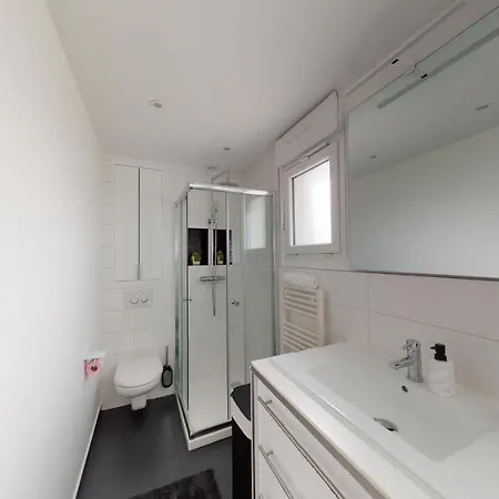 Paris House Villejust