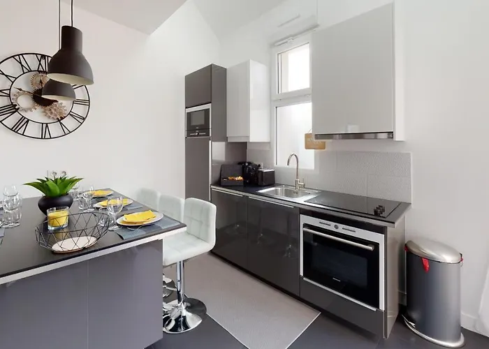 Paris House